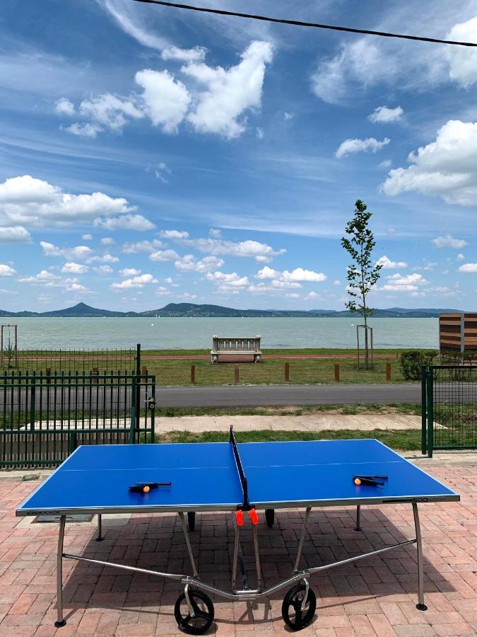 Exclusive Beachfront Villa Fonyód Exterior foto